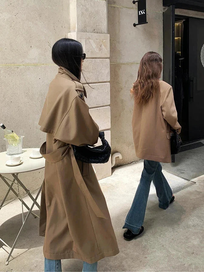 Gema gabardina oversize de color caqui